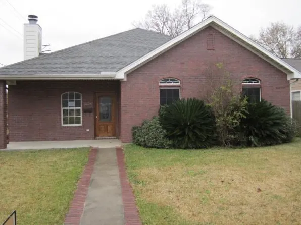 2224 Avenue E, Nederland, TX 77627