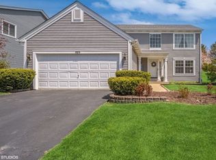 525 S Collins St, South Elgin, IL 60177