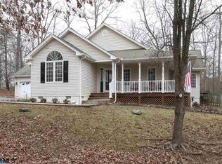 17 W Lake Forest Dr, Palmyra, VA 22963