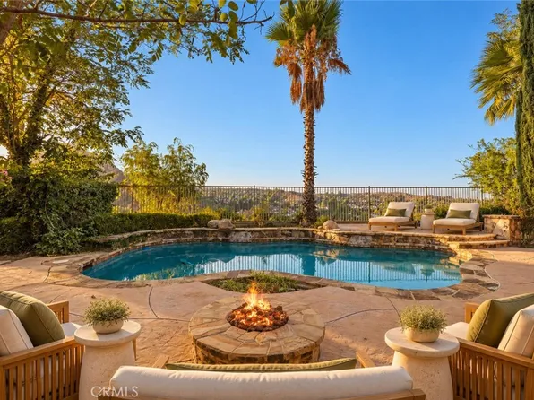 25501 Magnolia Ln, Stevenson Ranch, CA 91381