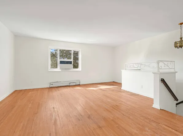 224-01 Hillside Avenue image 7 of 15