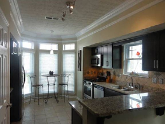 bar top, crown molding