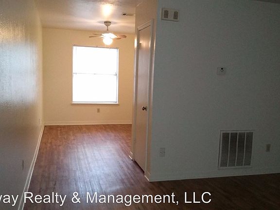 4th image of 5705 E Texas St APT 40