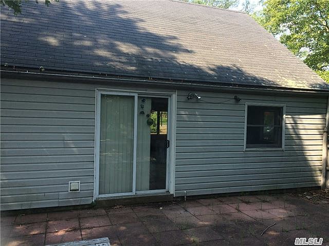 1st image of 20 Oaklake Ln