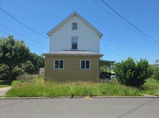 134 S Quarry St, Mount Pleasant, PA 15666