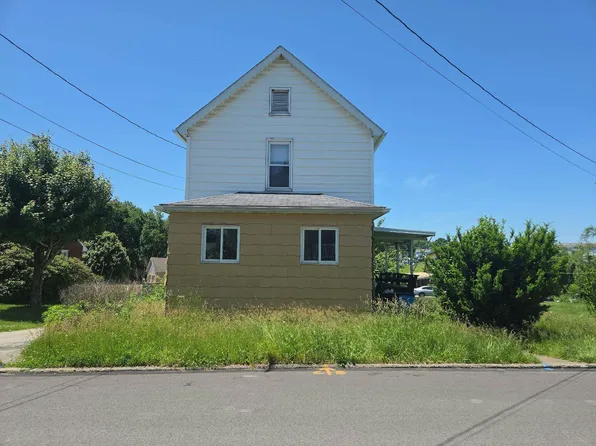 134 S Quarry St, Mount Pleasant, PA 15666