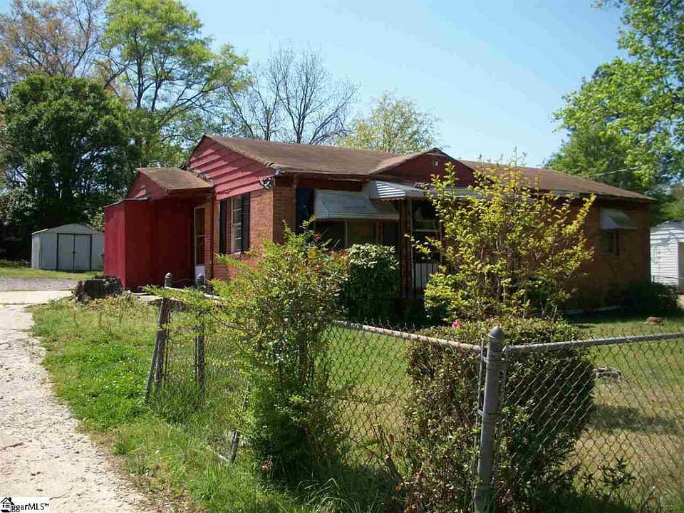 1st image of 307 Blossom Dr