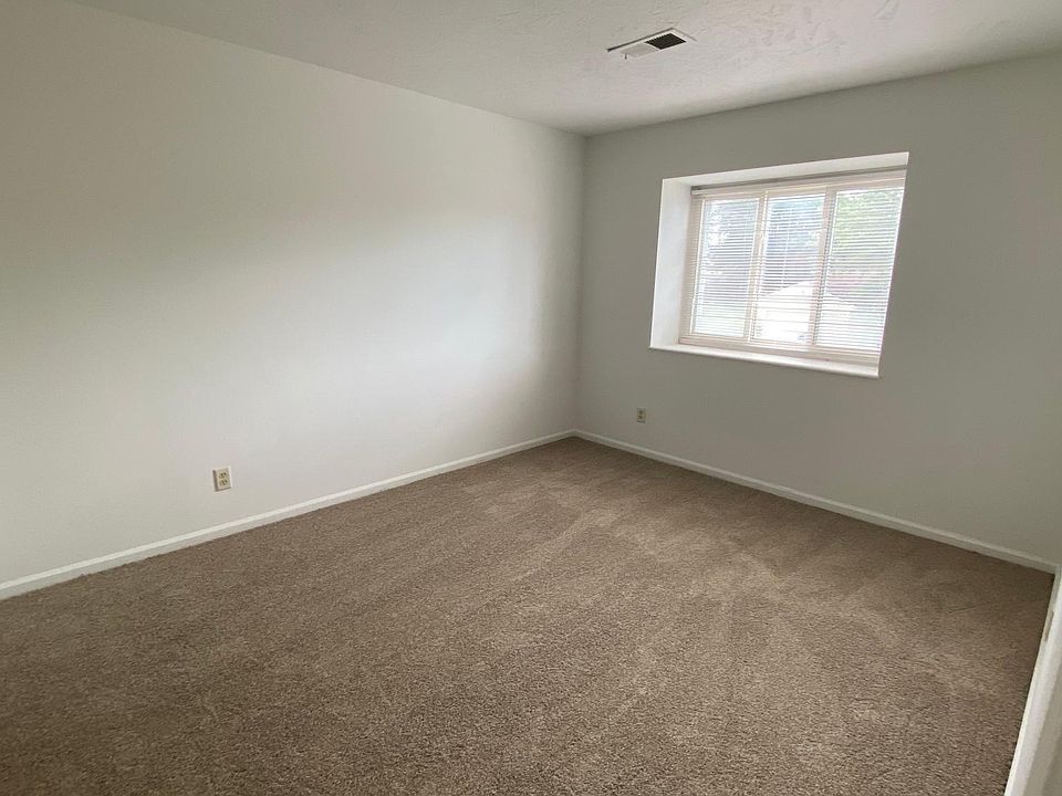 2nd image of 1709 Estes St