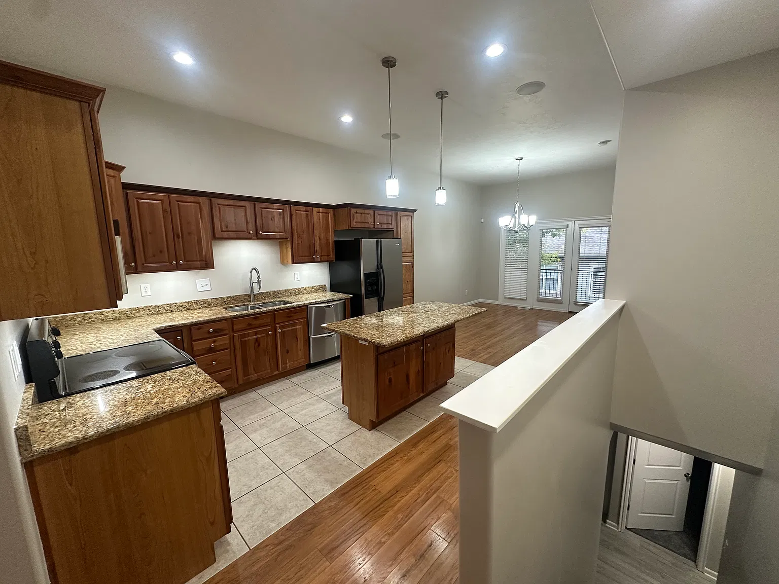 3 bed, 1726 sqft, $2,450 — Photo 4