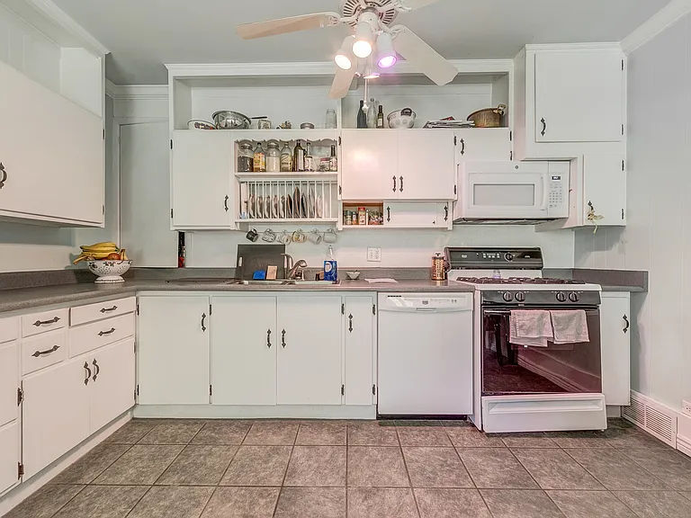 310 E 700 N — Photo 3