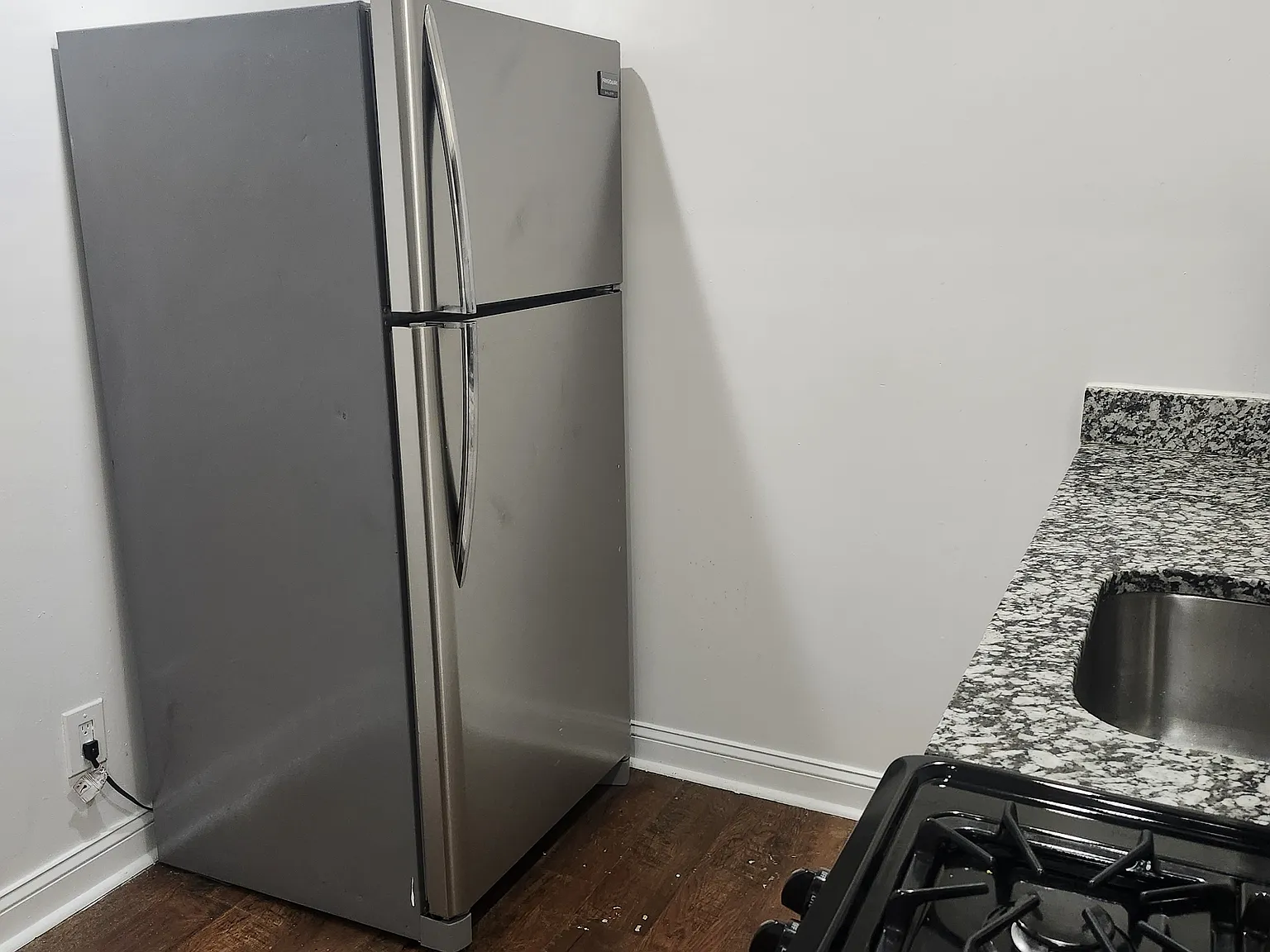 2 bed, 1000 sqft, $1,645 — Photo 3