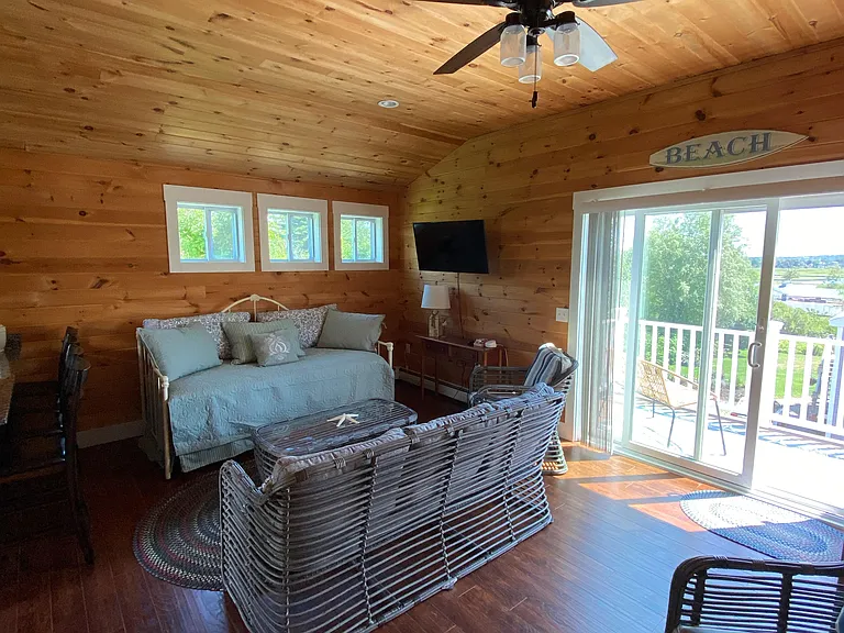 302 Pine Point Rd #2 — Photo 1