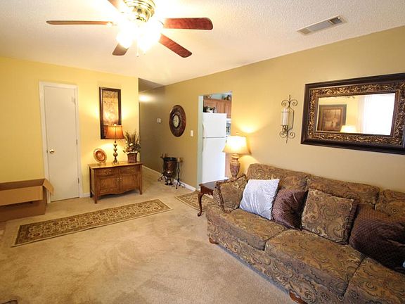 4th image of 1005 W Willowick Dr