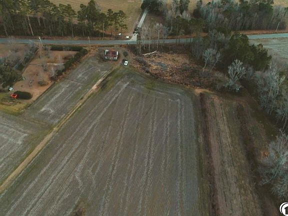 4th image of 3745 Seabreeze Dr.