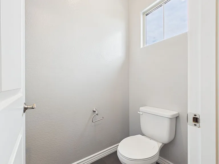 7001 E Portland St — Photo 37