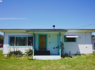 1400 N Lake Rd, Lakeside, OR 97449