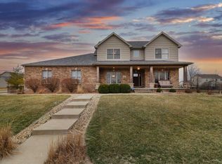 2402 Riverwoods Ln, Bloomington, IL 61705