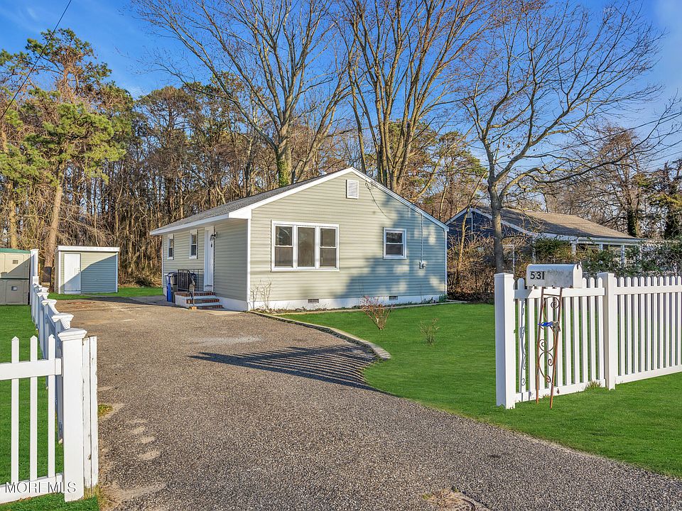 1st image of 531 Holly Village Ln
