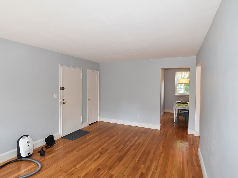 2nd image of 25 Englewood Ave