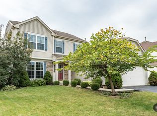 2 Arbors Edge Ct, Bolingbrook, IL 60490