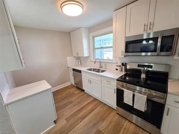 26 Fairview Cir S, Portsmouth, VA 23702