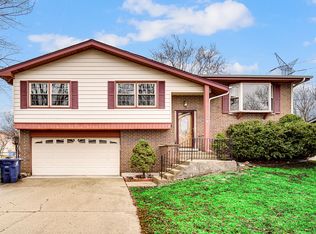 541 S Warrington Rd, Des Plaines, IL 60016