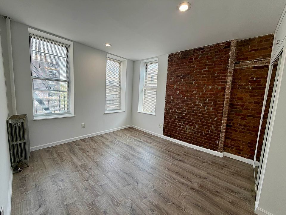 1st image of 3 Clinton St #11