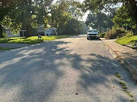 Exterior Neighborhood (street photo)