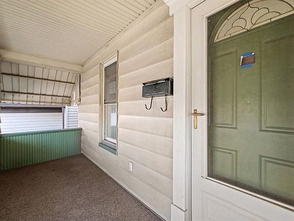 3rd image of 231 Crescent Ave