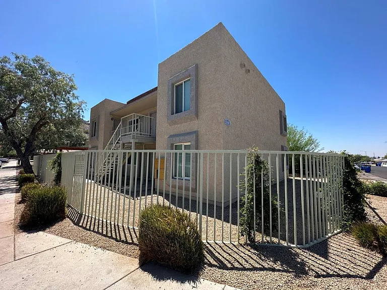 9647 N 10th Ave — Photo 11