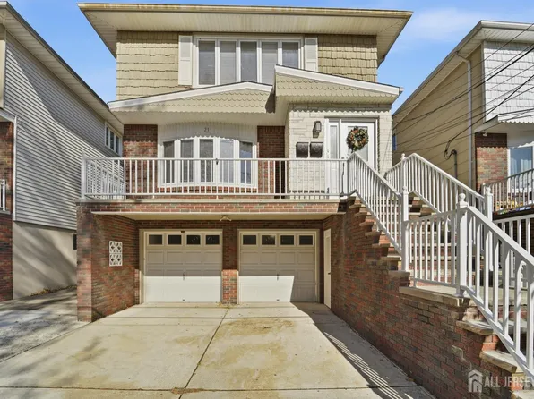 21 Lincoln Pkwy, Bayonne, NJ 07002