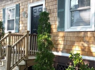 86 Gentian Ave, Providence, RI 02908