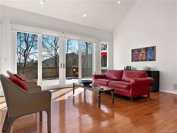 5th image of 289 Independence Blvd