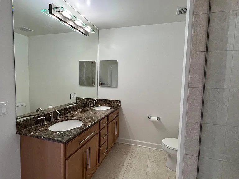 100 E 14th St #2207 — Photo 28