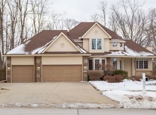 5025 Copper Creek Dr, Pleasant Hill, IA 50327