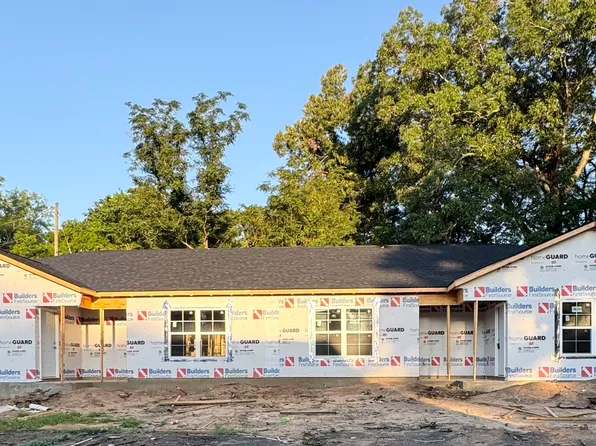 212B Tabor Dr, Warner Robins, GA 31093