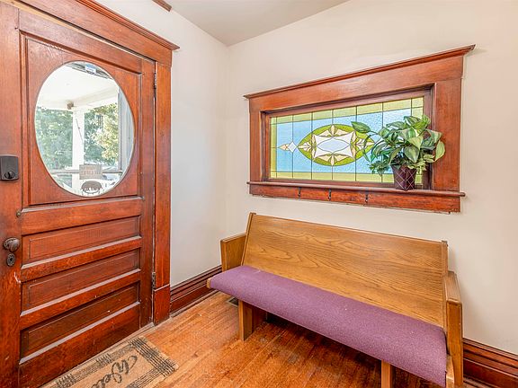 2nd image of 407 S Cedar