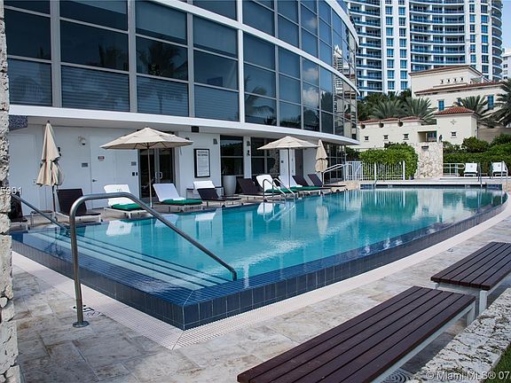 3rd image of 5875 Collins Ave #2205