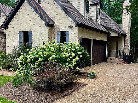 4th image of 2188 Mount Vernon Ln
