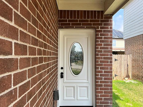 5th image of 19402 Brook Village Rd