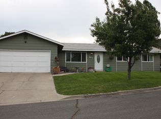 803 N 4th St, Selah, WA 98942