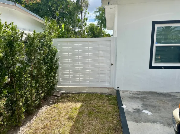 3251 SW 104th Ct, Miami, FL 33165