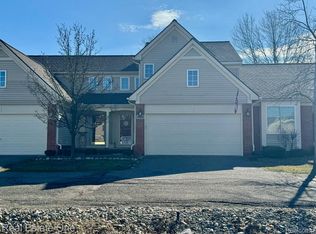 4404 Willow View Ct, Howell, MI 48843