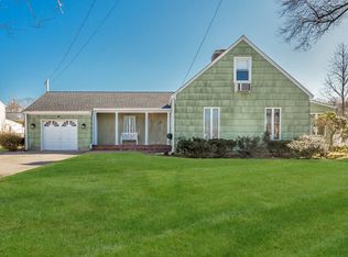170 Grand Central Ave, Amityville, NY 11701