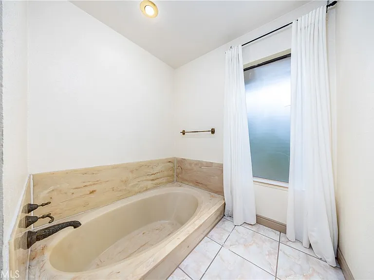 2831 Steeplechase Ln — Photo 47