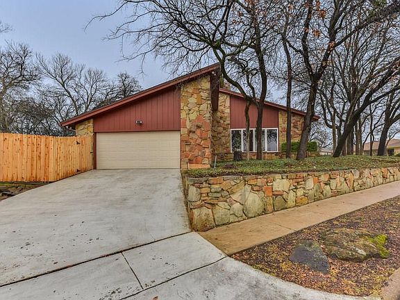 3rd image of 1701 Indian Oaks Ct