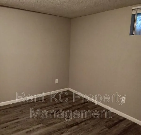 7013 Orchard St — Photo 38