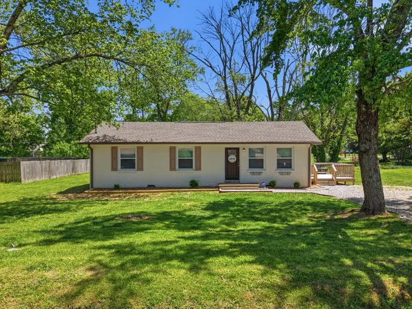 1302 E Grundy St, Tullahoma, TN 37388