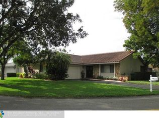 10922 NW 4th Dr, Coral Springs, FL 33071