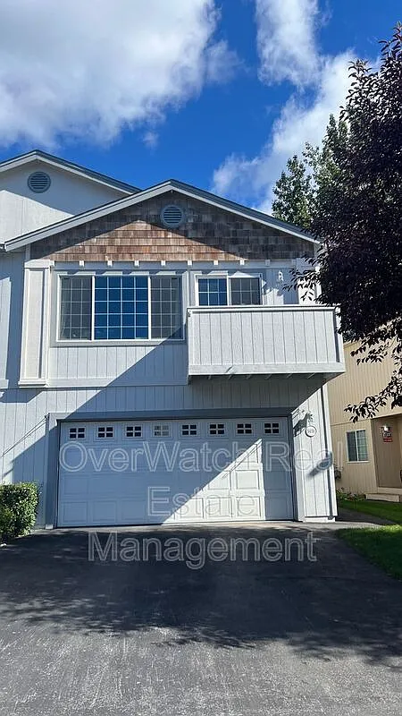3 bed, 2.0 bath, 1439 sqft, $2,700 — Photo 1